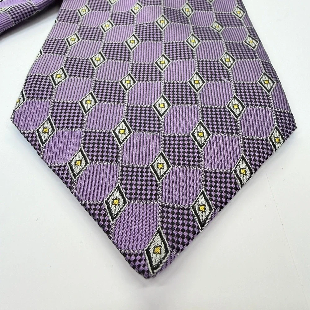 Jos‎ A Bank Mens Silk Tie Purple Geometric Diamond Pattern Made in Italy 60x3.75